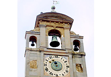 フラテルニタ宮殿の時計塔