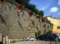 コルチトローネ通りの城壁